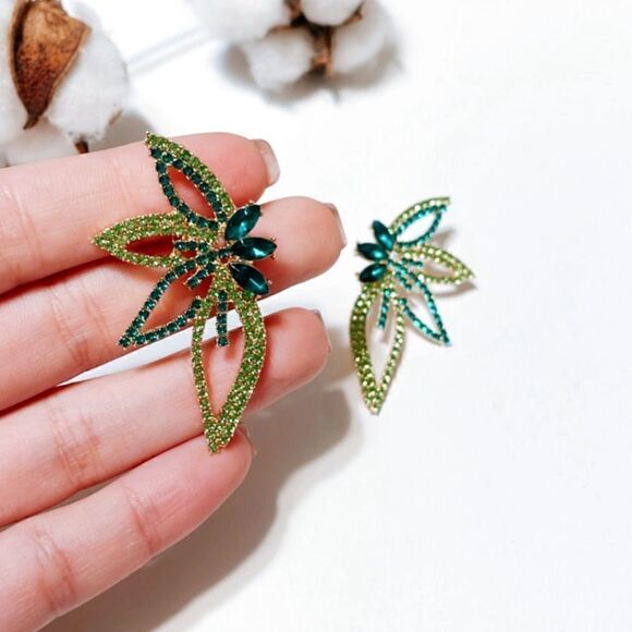 Green diamond flower stud earrings N278 - Picture 3 of 4